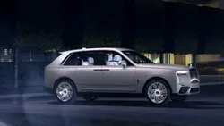 Rolls-Royce Cullinan Cosmos: Mai aproape de stele, dar tot cu roțile pe pământ
