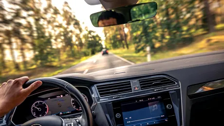 The Guardian: România, țara cu cele mai periculoase drumuri din UE. Mentalitatea de șofat agresiv, greu de schimbat