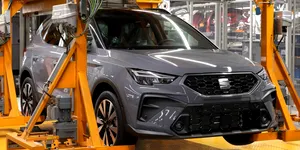 Seat Ibiza și Arona facelift încep producția. Compania mizează pe motoriăzri hibride