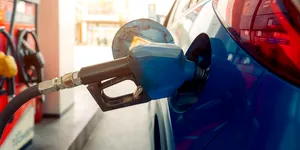 Ieftiniri la pompă înainte de Paște. Petrom a redus prețurile la motorină cu 35 de bani. Cine a crescut prețurile?