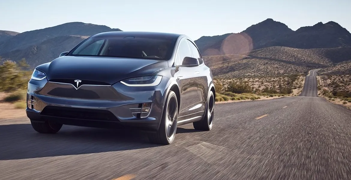 Elon Musk declară că Tesla va prezenta vehiculul RoboTaxi în luna august a acestui an