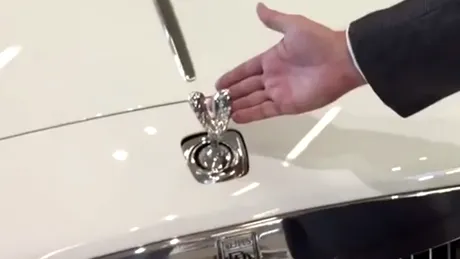 Poate fi furat ornamentul de pe capota unui Rolls-Royce? - VIDEO