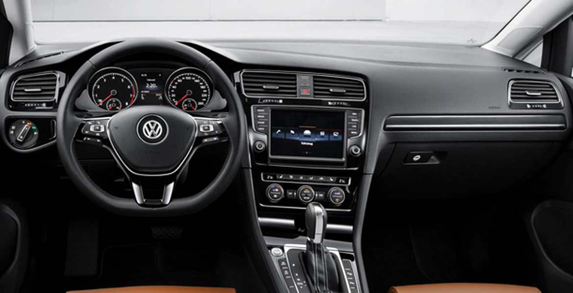 VW a oprit producţia de Passat şi Golf