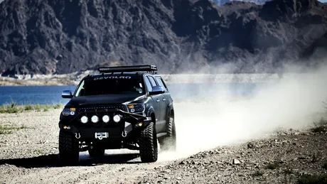 Devolro transformă camioneta Toyota Tundra într-o maşină pentru sfârşitul lumii. VIDEO