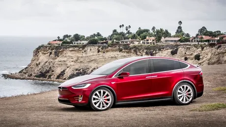 Tesla oprește comenzile pentru Model S și X în China din cauza taxelor de 125%