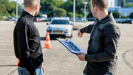 Poți obține permisul auto dacă nu ai luat BAC-ul? Câte clase îți trebuie ca să conduci o mașină