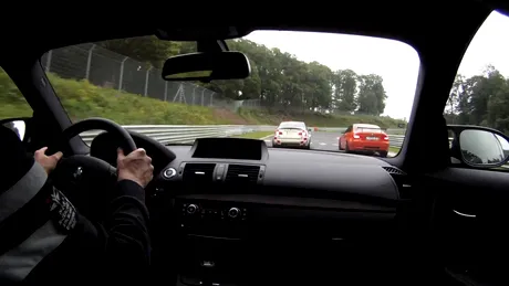 BMW 1 M Coupe vs M3 CSL pe Nurburgring