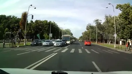 Angajaţii Primăriei ştiu să se poarte cu femeile. Omul-peşterii a ajuns în cartierul Primăverii - VIDEO