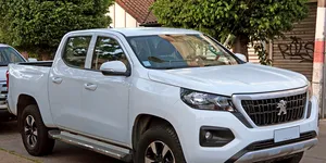 Armata spaniolă cumpără 4.500 de vehicule tactice noi bazate pe modelul Peugeot Landtrek