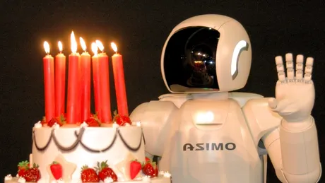 ASIMO sărbătoreşte a 10-a aniversare