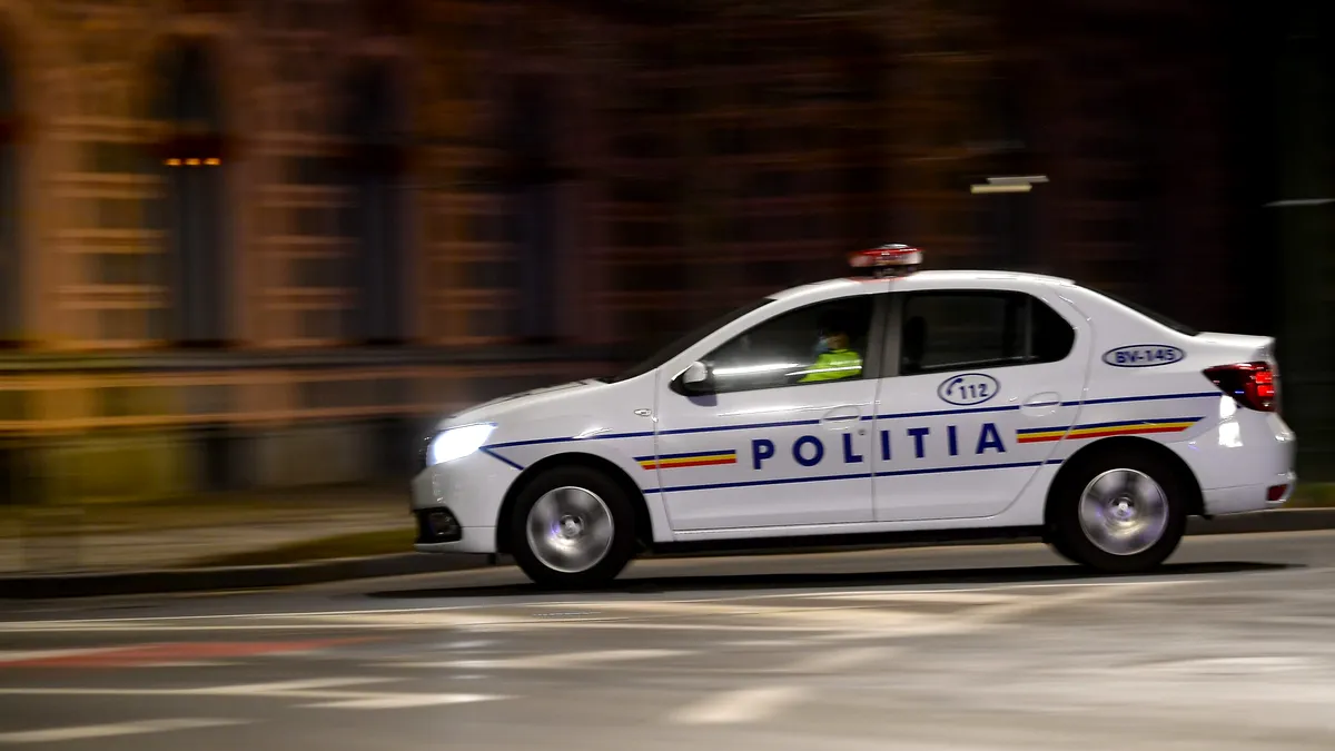 Noul Cod Rutier 2025: Cui dă Poliția amendă dacă ești obligat să depășești căruța pe linia continuă?