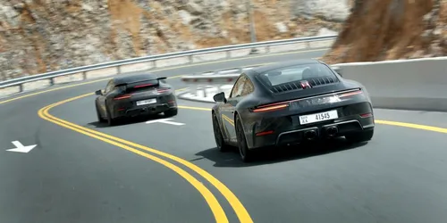 Pentru prima dată în istorie, Porsche 911 primește o motorizare hibridă. Actualizarea debutează în 28 mai
