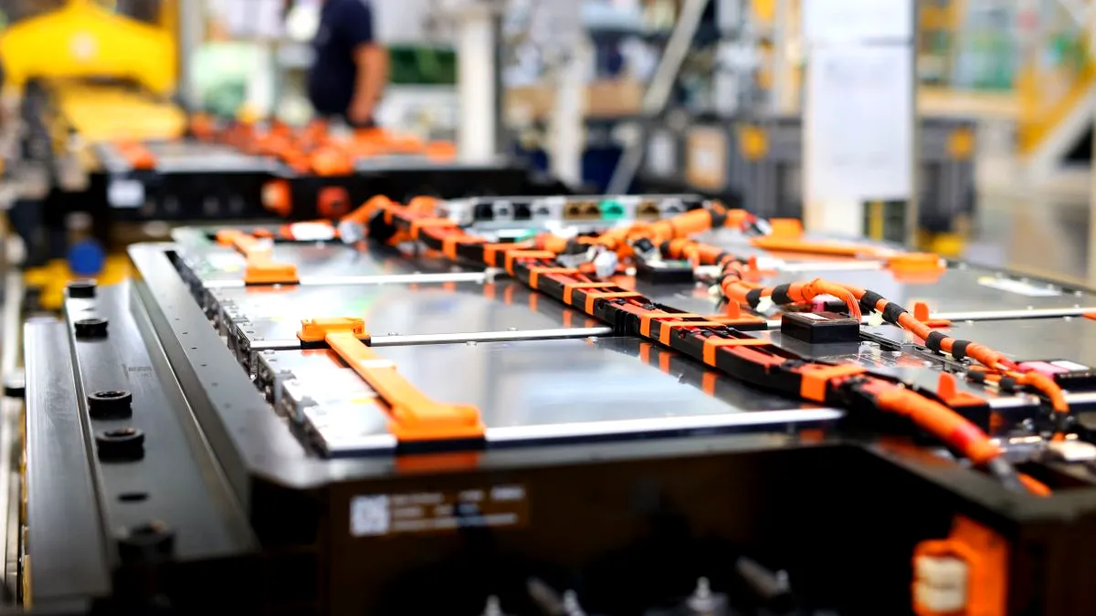 Compania mamă a Volvo va demara producția de baterii solid-state. Când va începe testarea noilor baterii