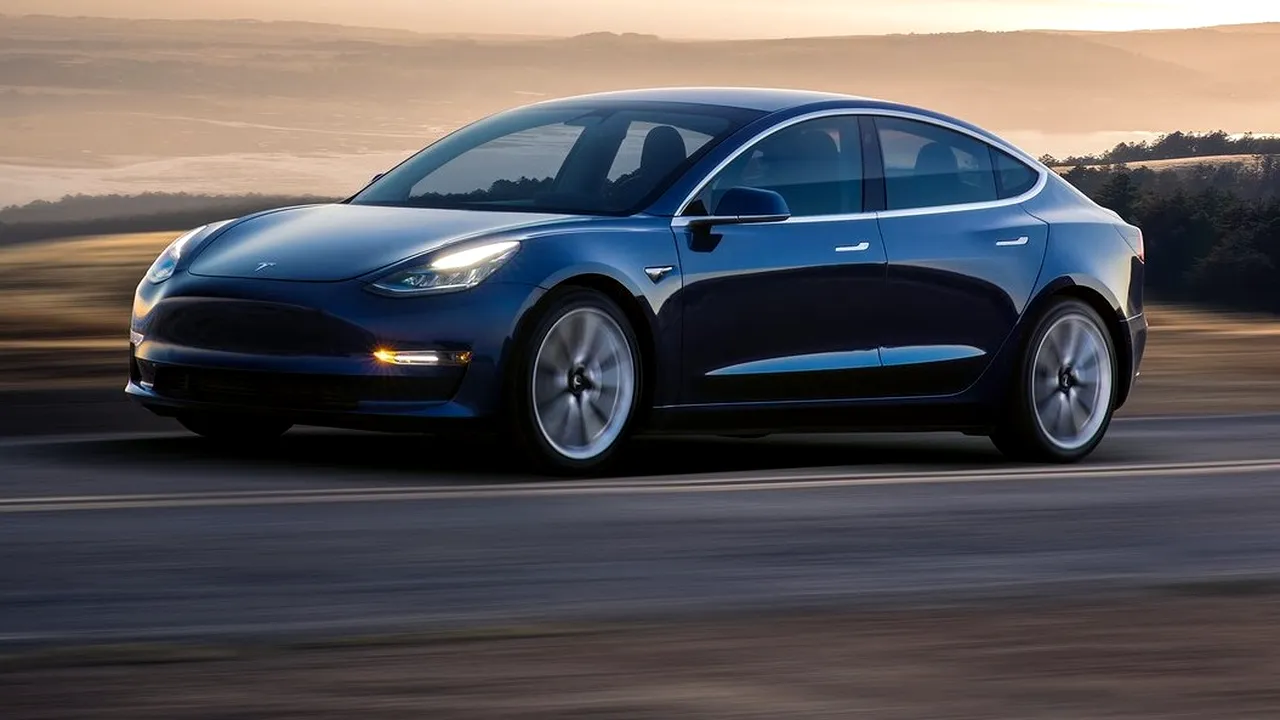 Tesla-Model_3-2018-1280-8b4db5286cb60ebd5d97ef7710063db87b 