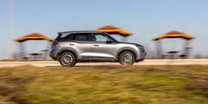 Ce branduri asiatice au ales românii în aprilie 2026. Două branduri chinezești conduc clasamentul la înmatriculări