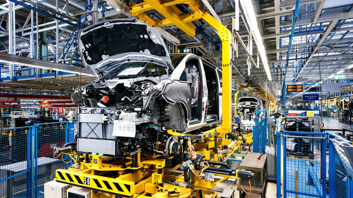 Muncitorii refuză să mai lucreze într-o fabrică Mercedes din Spania