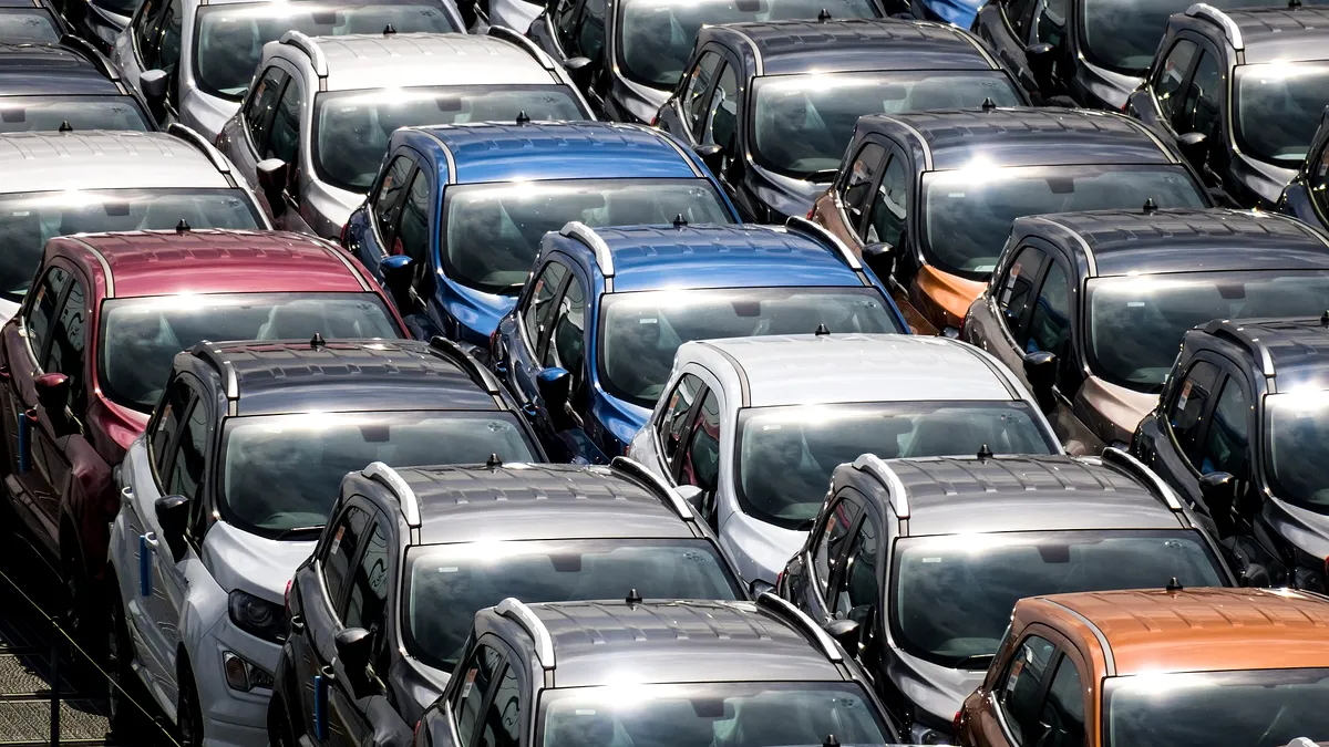 Bate vânt de criză: vânzările de mașini sunt în cădere liberă