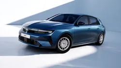 Opel Astra primește o nouă versiune de bază. Rivalul pentru VW Golf sau Seat Leon pornește de la 31.990 de euro în Germania