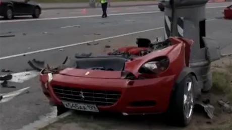 Accident incredibil cu un Ferrari 612 Scaglietti