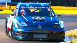 <span class='prepend'>Foto |</span> Cum arată un Volkswagen „Mega Golf” de 1.000 de cai putere? Modelul vine cu un motor preluat de pe Audi RS3 și îmbunătățit