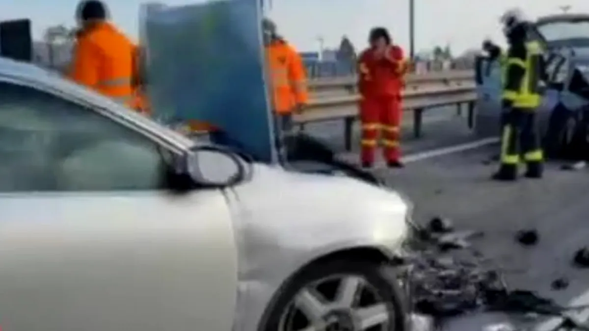 Accident grav pe Autostrada Bucureşti - Piteşti, după ce un şofer a greşit intrarea şi a încercat să întoarcă maşina - FOTO