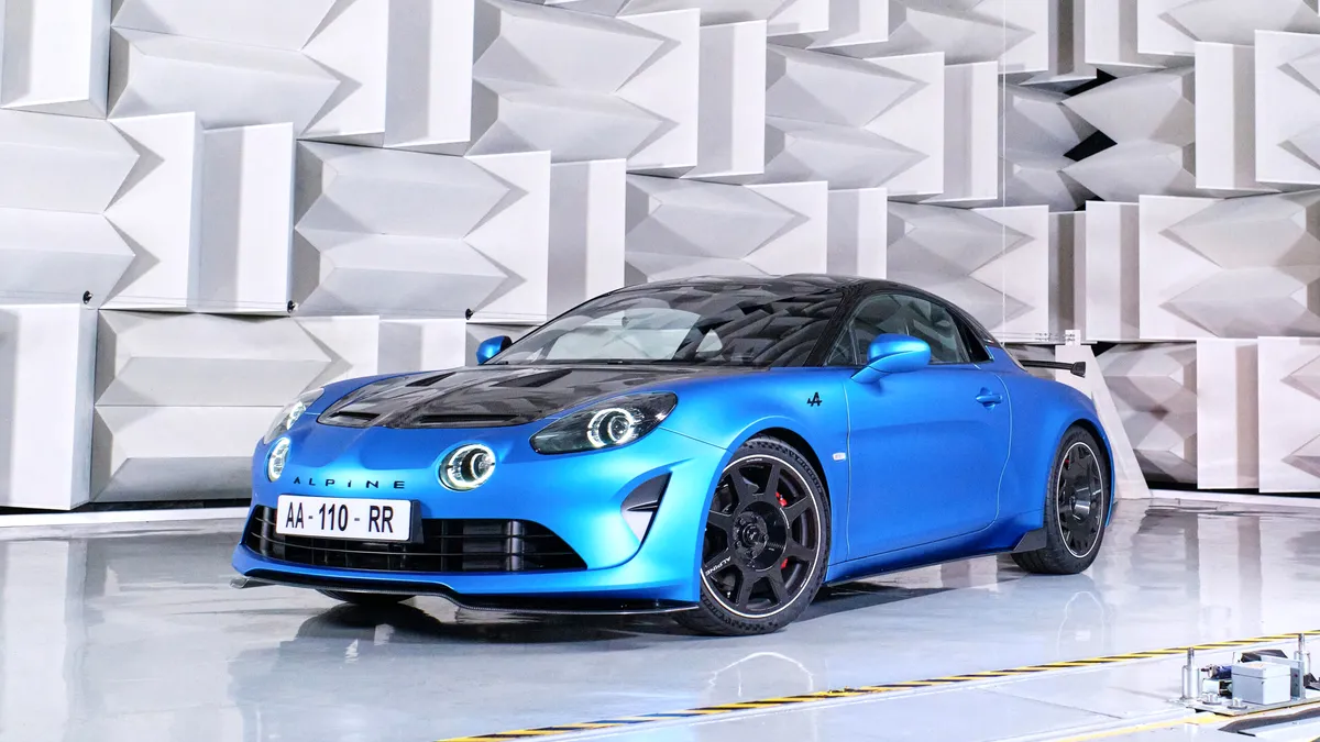 Alpine A110 are o nouă versiune și mai sportivă: A110R