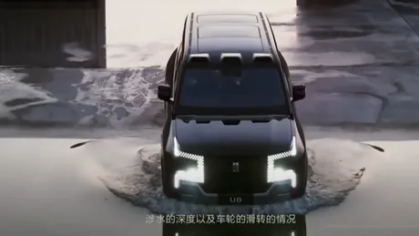 SUV-ul electric ce poate „înota”. Are peste 1.000 CP și 4 motoare electrice - VIDEO