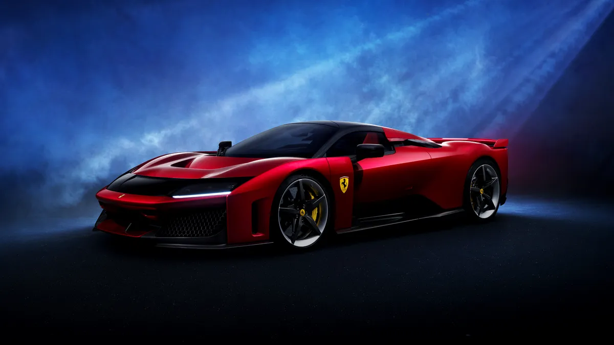 Noul Ferrari F80 debutează oficial. Hypercar-ul italian folosește un V6 hibrid cu 1.200 CP