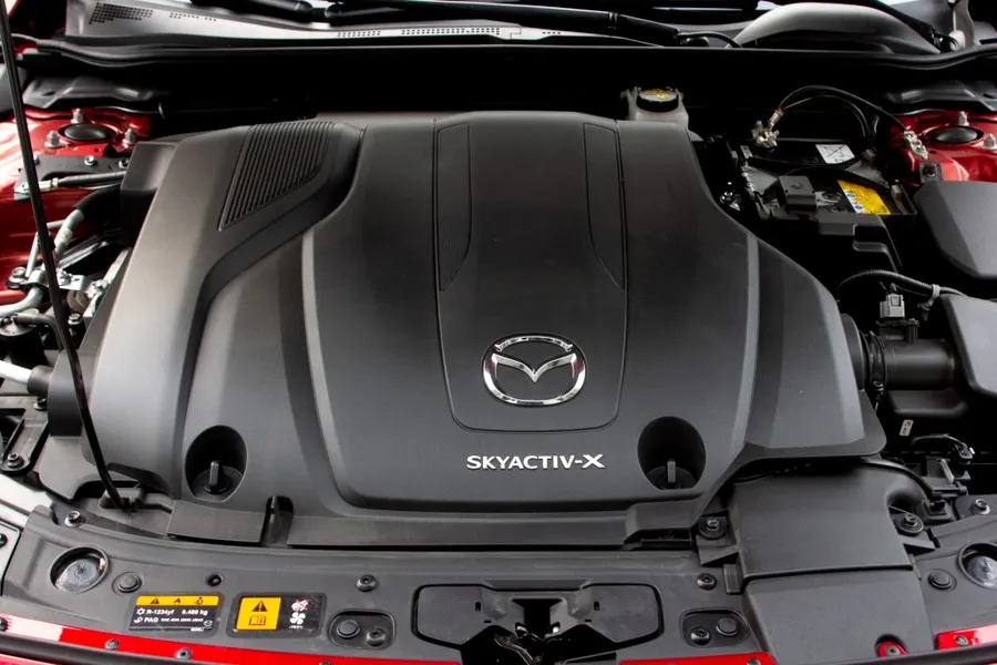mazda 3 skyactiv-x awd