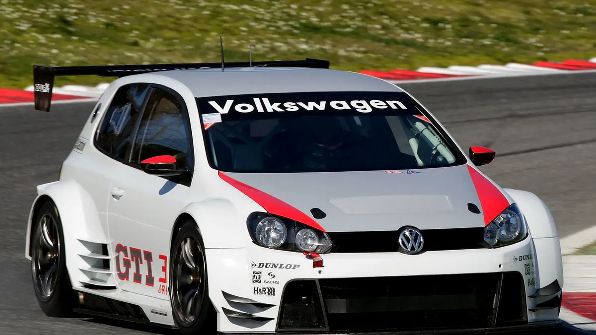 Volkswagen Golf24 - Un monstru de 440 CP