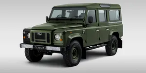 Omagiu adus lui Winston Churchill: Defender Classic V8 limitat la doar 10 exemplare