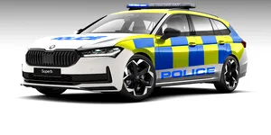 Când performanța întâlnește datoria: noua Skoda Superb intră în serviciul de urgență din UK