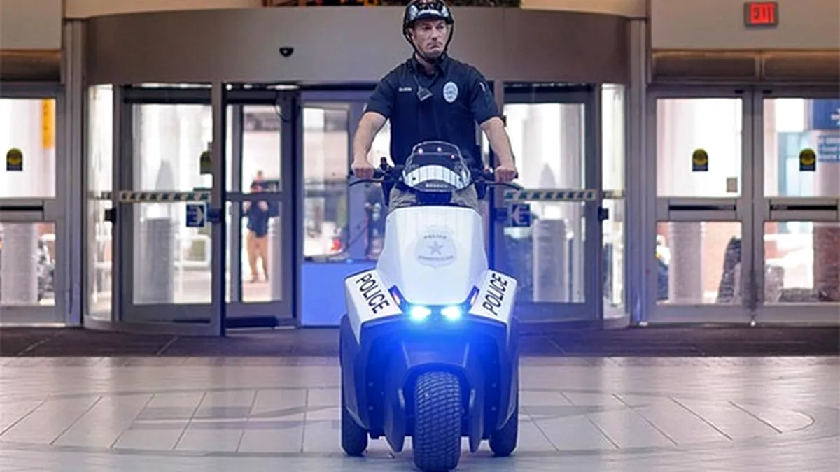 Cel mai ecologic vehicul de poliţie: Segway SE-3