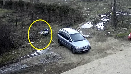 Un șofer a fost filmat în timp ce arunca gunoaiele pe domeniul public
