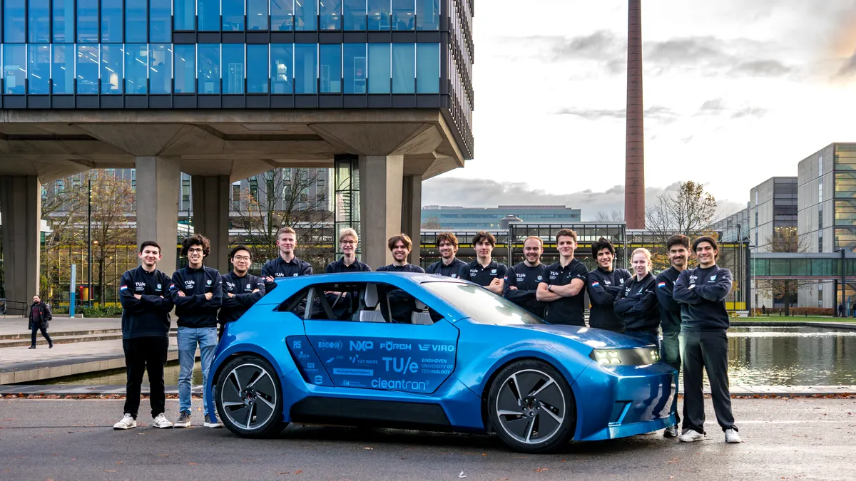 FOTO Mașina electrică pe care șoferii o pot verifica și repara singuri. „Aria” a fost dezvoltată de o echipă de studenți olandezi