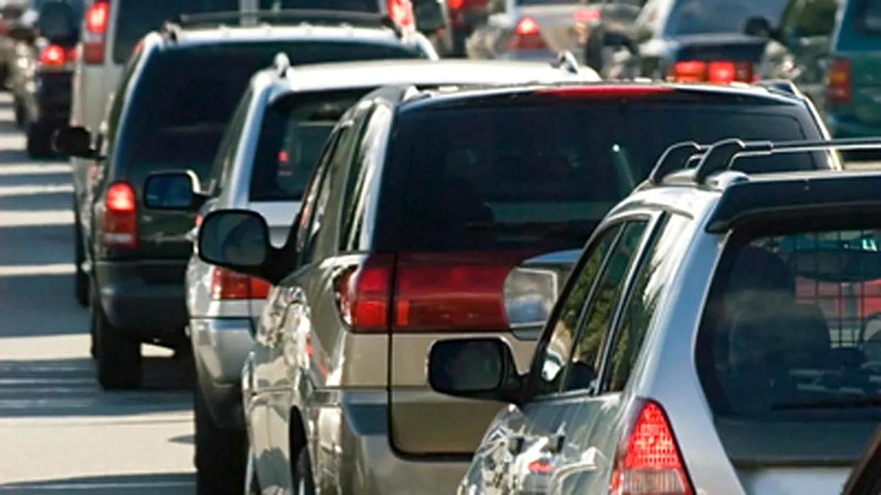 1-masini-trafic-shutterstock 