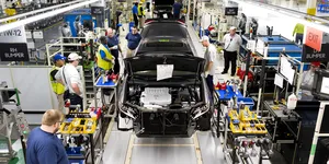 Toyota va investi un miliard de dolari în fabricile sale din SUA pentru a produce trei EV-uri