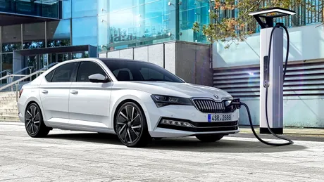 Cât costă primul model plug-in hybrid lansat de Skoda. Sedanul Superb iV se vinde și în România