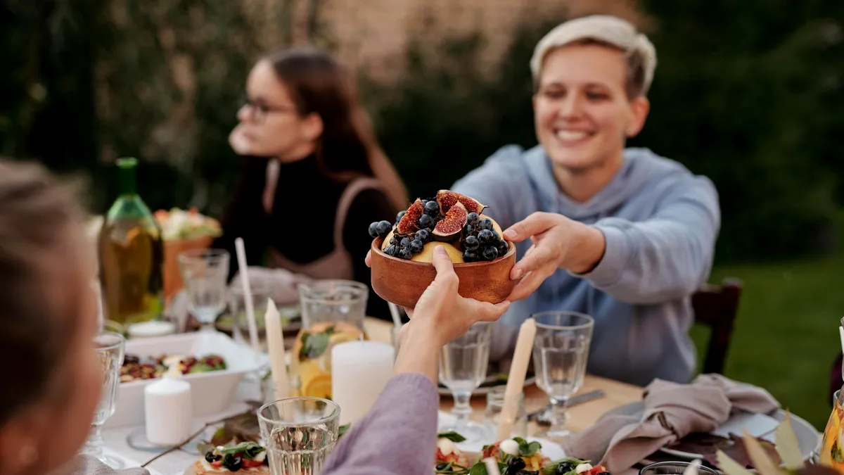 Impactul alimentaţiei asupra echilibrului emoţional: cum îţi afectează mâncare dispoziţia şi concentrarea (P)