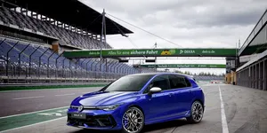 Volkswagen Golf R ar putea primi un motor mai puternic, de la Audi