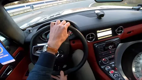 Ce poţi să faci cu un monstru german de 1025 CP pe o autostradă fără limită de viteză - VIDEO