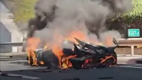 Un Koenigsegg Jesko s-a făcut scrum pe un drum din Grecia. Hypercar-ul de 3 milioane de euro a fost complet distrus - VIDEO