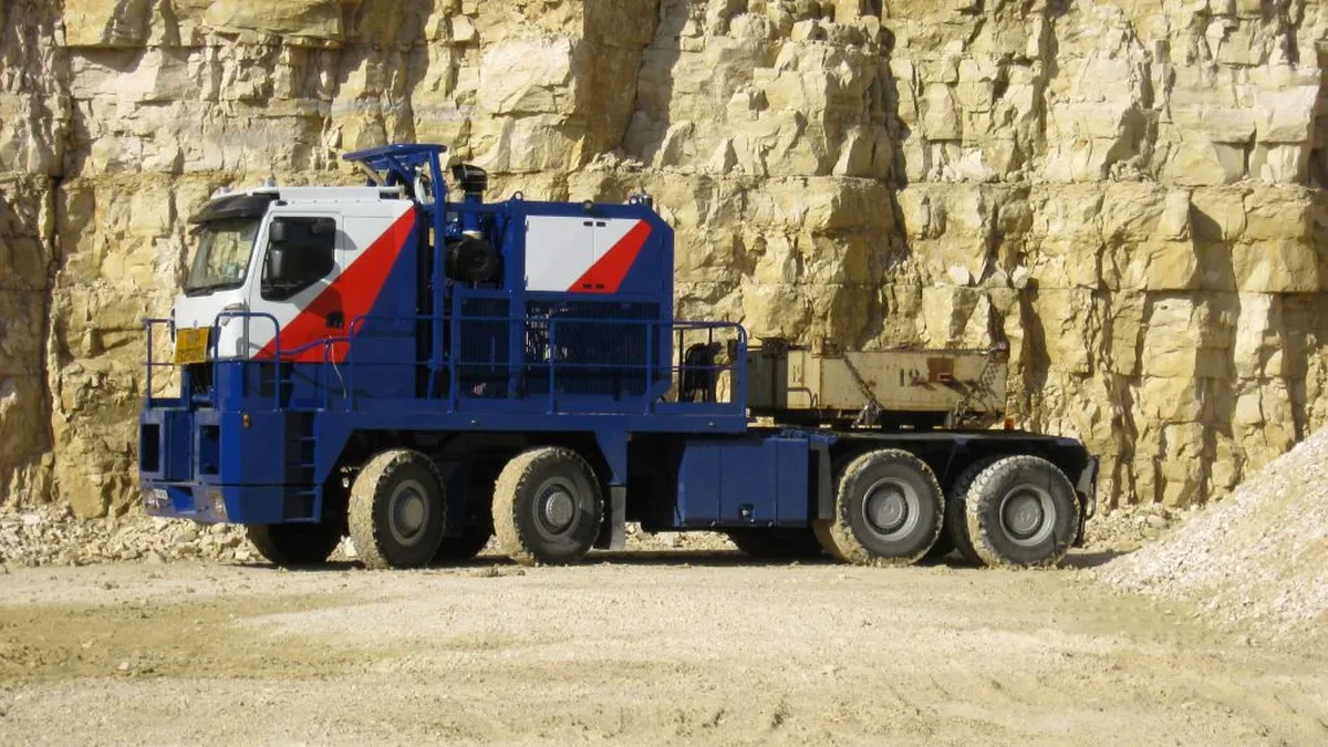 Tractomas: semi-camion de 1.000 CP echipat cu anvelope Goodyear