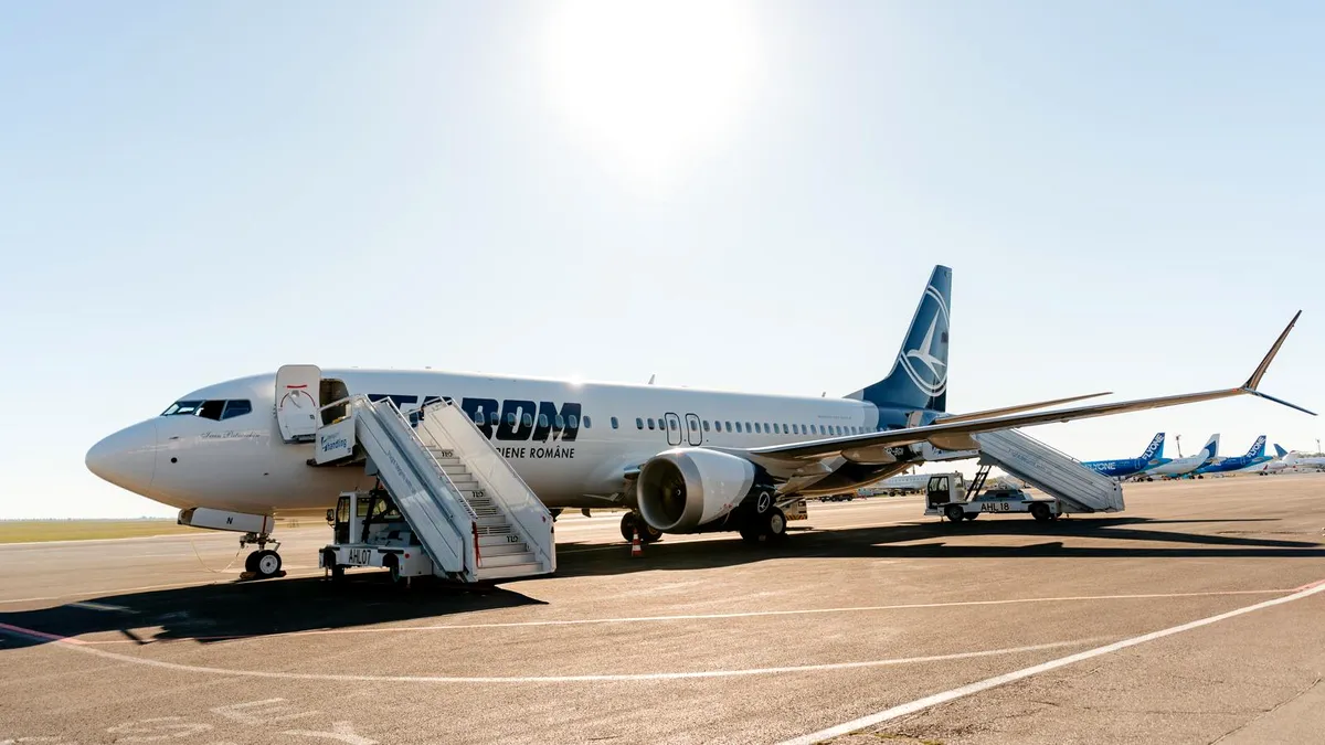 TAROM a pus în serviciu al doilea Boeing 737 MAX. Aeronava poartă numele „Ivan Patzaichin”