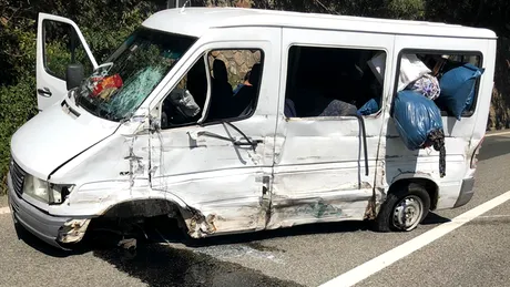 Accident grav pe Valea Oltului: 13 persoane au fost transportate la spital