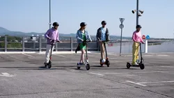 Ce alegi pentru drumurile tale zilnice: bicicletă electrică, trotinetă sau scuter electric? (P)