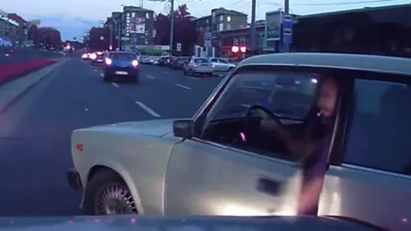 Instant karma pentru un şofer recalcitrant | VIDEO
