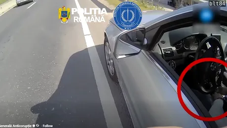 Video / Un polițist a filmat cu BodyCam-ul o tentativă de mită în trafic. Un șofer a strecurat 100 de lei în acte după ce a fost prins de radar