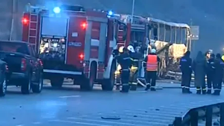 VIDEO. Tragedie pe o autostradă din Bulgaria: 46 de oameni au murit într-un autocar care a luat foc