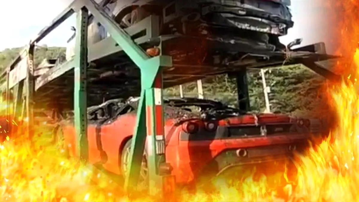 VIDEO: Aşa arată un trailer incărcat cu supercaruri mistuite de flăcări!